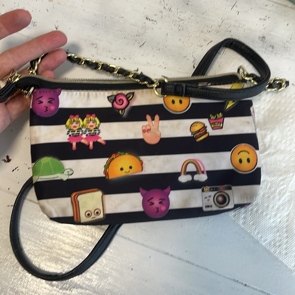 Betsey Jonson purse used flawed Stylish Black and White Striped Women's Bag - Picture 6 of 7